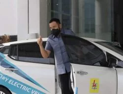 Wako Fadly Amran Uji Coba Mobil Listrik di Jalanan Padang Panjang