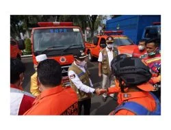 Gempa Berkekuatan 6,2 SR Robohkan Bangunan