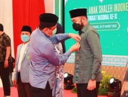 Wako Fadly Amran Terima Anugerah FASI XI 2022