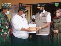 Wako Serahkan Bantuan Masyarakat Rp. 70 Juta
