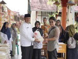 Bantu Guru dan Tendik, PGRI Salurkan 180 Paket Lebaran