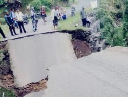 JEMBATAN PENGHUBUNG TERPUTUS DI TASIKMALAYA