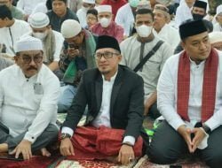 Shalat Idul Fitri di Lapangan Gumarang Batusangkar Ramai