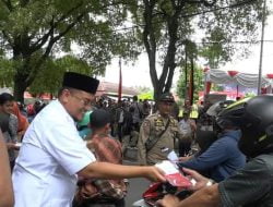 Gerakan Pembagian Bendera Merah Putih Dicanangkan Wakil Bupati Richi Aprian