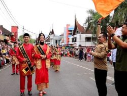 Pawai Alegoris HUT RI Tanah Datar Meriah Setelah Dua Tahun Absen