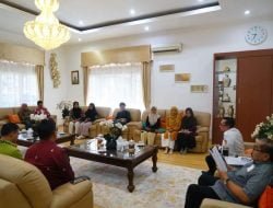 8 Orang Calon Mahasiswa Luar Negeri Temui Bupati Eka Putra
