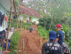 Longsor Nyaris Robohkan Rumah di Tasikmalaya
