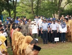 BUPATI PIMPIN APEL GABUNGAN AWAL TAHUN BARU