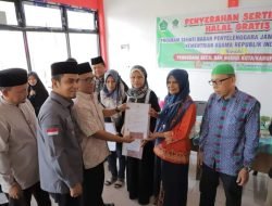 PEMKO SOLOK BERIKAN SERTIFIKAT HALAL