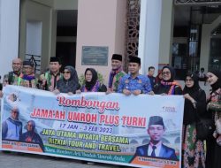 WAKO LEPAS 31 ORANG JEMAAH UMROH