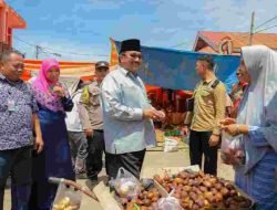 BUPATI PASAMAN KUNJUNGI WARGA PASAR KUMPULAN