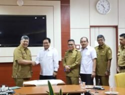 WAKO SOLOK DAN KEPALA BPPW SUMBAR TANDA TANGANI SERAH TERIMA 3 ASET