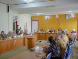 PEMKAB MENTAWAI LAKUKAN AUDIENSI TENTANG STRATEGI PENURUNAN STUNTING KE KABUPATEN SOLOK