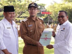 PJ WAKO RIDA SERAHKAN SERTIFIKAT TANAH PADA 3O ORANG