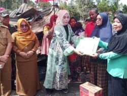 PEMKAB SOLOK SALURKAN BANTUAN UNTUK KORBAN KEBAKARAN