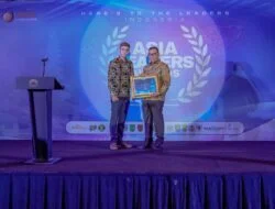 BUPATI SOLOK DI NOBATKAN VISIONER LEADER OF INDONESIA DAN INNOVATOR OF THE YEAR IN EDUCATION 2023