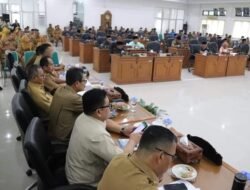 BUPATI EKA PUTRA BACAKAN NOTA PENGANTAR TENTANG LKPJ 2022