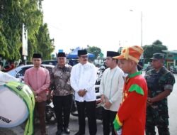 WAWAKO DI SAMBUT RATUSAN MASYARAKAT SAAT LEPAS PAWAI KHATAM QURAN