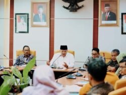 WAKO SOLOK PIMPIN RAPAT TERBATAS BERSAMA PEJABAT PEMKO SOLOK