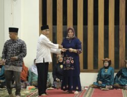 KETUA DPRD KOTA SOLOK HADIRI PERTEMUAN PANGGUNG PIDATO ADAT