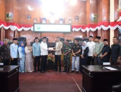 DPRD KABUPATEN SOLOK GELAR PARIPURNA PENYAMPAIAN NOTA PENGANTAR BUPATI SOLOK TENTANG LKPJ TAHUN 2022
