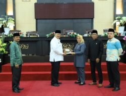 WAKO HADIRI RAPAT PARIPURNA PENYAMPAIAN REKOMENDASI DPRD TERHADAP LKPJ