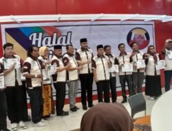 WPCD SUMBAR SEMARAKAN KEGIATAN HALAL BIHALAL DENGAN BERSIH-BERSIH KARPET 1000 MESJID