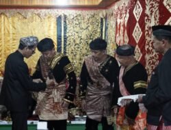 Ganefri Dt.Djunjungan Nan Bagadiang dan Gus Halim Dianugerahi Gelar Sutan Khalifah