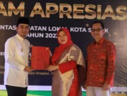 PELAKSANAAN KURIKULUM MUATAN LOKAL BAHASA DAN SASTRA MINANGKABAU