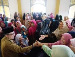 Bupati Eka Putra Bina Penerima Manfaat PKH