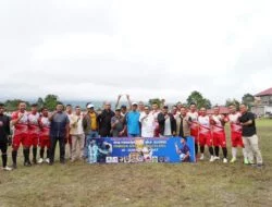 Bupati Eka Putra Tutup Turnamen Sepakbola All Stars U37+