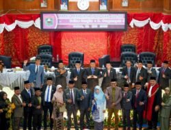 BUPATI SOLOK HADIRI PARIPURNA PAW DPRD KAB SOLOK