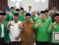 Pendidikan, Sekolah Politik Sangat Strategis