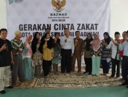 181 MASYARAKAT KURANG MAMPU KOTA SOLOK TERIMA ZAKAT