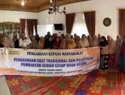 Kegiatan Pengabdian Kepada Masyarakat : Penyuluhan Obat Tradisional