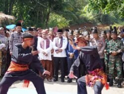 Pawai 1000 Siya Meriahkan Festival Gebyar Talago Biru II