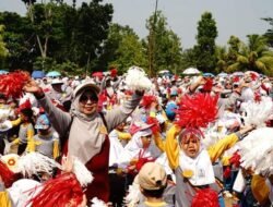 TK Se Tanah Datar Senam Massal Di Istano Basa Pagaruyung