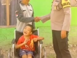 Aipda Oktarizal SH, Berikan Bantuan Kursi Roda Untuk Anak Berkebutuhan Khusus