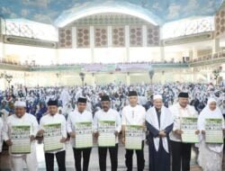RIBUAN ANGGOTA BKMT SE-SUMBAR PADATI MASJID AGUNG ALMUHSININ