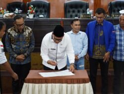 PEMKAB SOLOK DAN DPRD TETAPKAN RANPERDA PERUBAHAN MENJADI PERDA