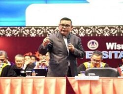 BUPATI SOLOK BERIKAN ORASI ILMIAH WISUDA UNP KE 132