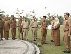 Bupati Serahkan 336 Petikan SK Kenaikan Pangkat