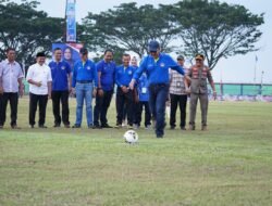 BUPATI SOLOK LAKUKAN TENDANGAN PERTAMA