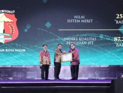 WAWAKO SOLOK TERIMA PENGHARGAAN ANUGRAH MERITOKRASI DARI KASN
