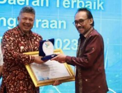PEMKO SOLOK TERIMA PENGHARGAAN PENYELENGGARAAN STATISTIK SEKTORAL