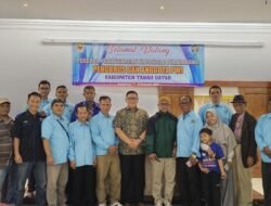 PWI Tanah Datar Kumpul di Sawah Lunto