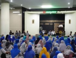 BUPATI EKA PUTRA HADIRI MAGRIB MENGAJI