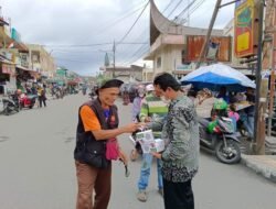 Padang Panjang Terpapar Abu Vulkanik, BPBD Kesbangpol Kembali Bagikan Masker