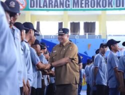 WAKO SOLOK SERAH TERIMAKAN 472 LINMAS UNTUK BANTU PENGAMANAN PEMILU
