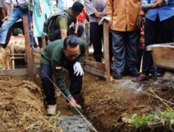 Badrijon Terima Bantuan RTLH